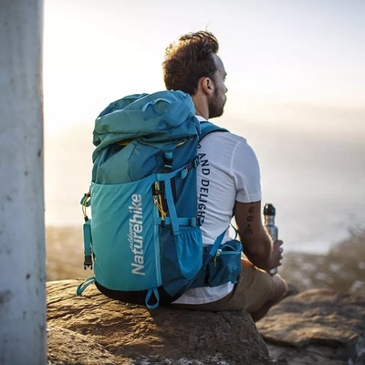 Polyester 0.1kg Hafif Su Geçirmez Sırt Çantası 60cm Dağ Trekking Çantası