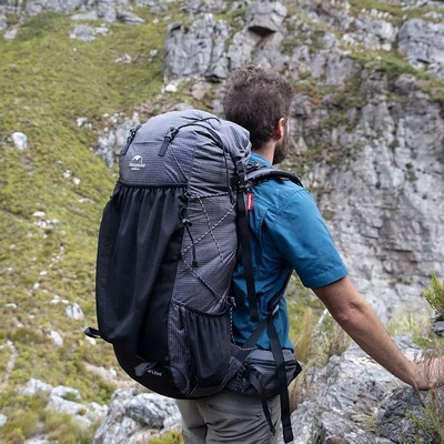 Siyah ODM Su Geçirmez Yürüyüş Sırt Çantası 65 Litre Dağ Tırmanma Sırt Çantası Outdoor