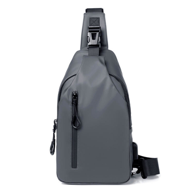 USB Şarjlı ISO Suya Dayanıklı Crossbody Sling Çanta Erkek Sling Göğüs Çantası