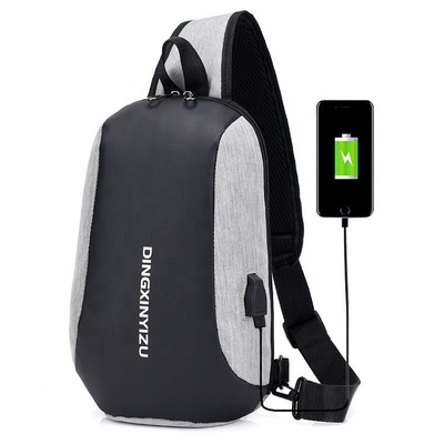 4.2L Siyah Naylon Sling Çanta ODM Sling Göğüs Crossbody Çanta Çok İşlevli Su Geçirmez