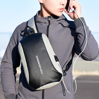 4.2L Siyah Naylon Sling Çanta ODM Sling Göğüs Crossbody Çanta Çok İşlevli Su Geçirmez